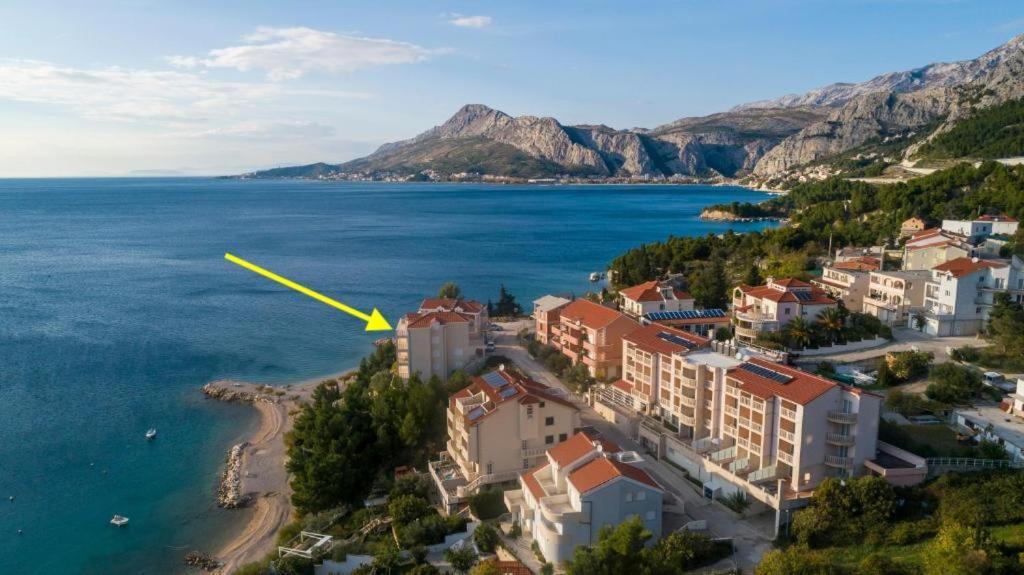 Apartments Lozina On The Beach Omiš Buitenkant foto