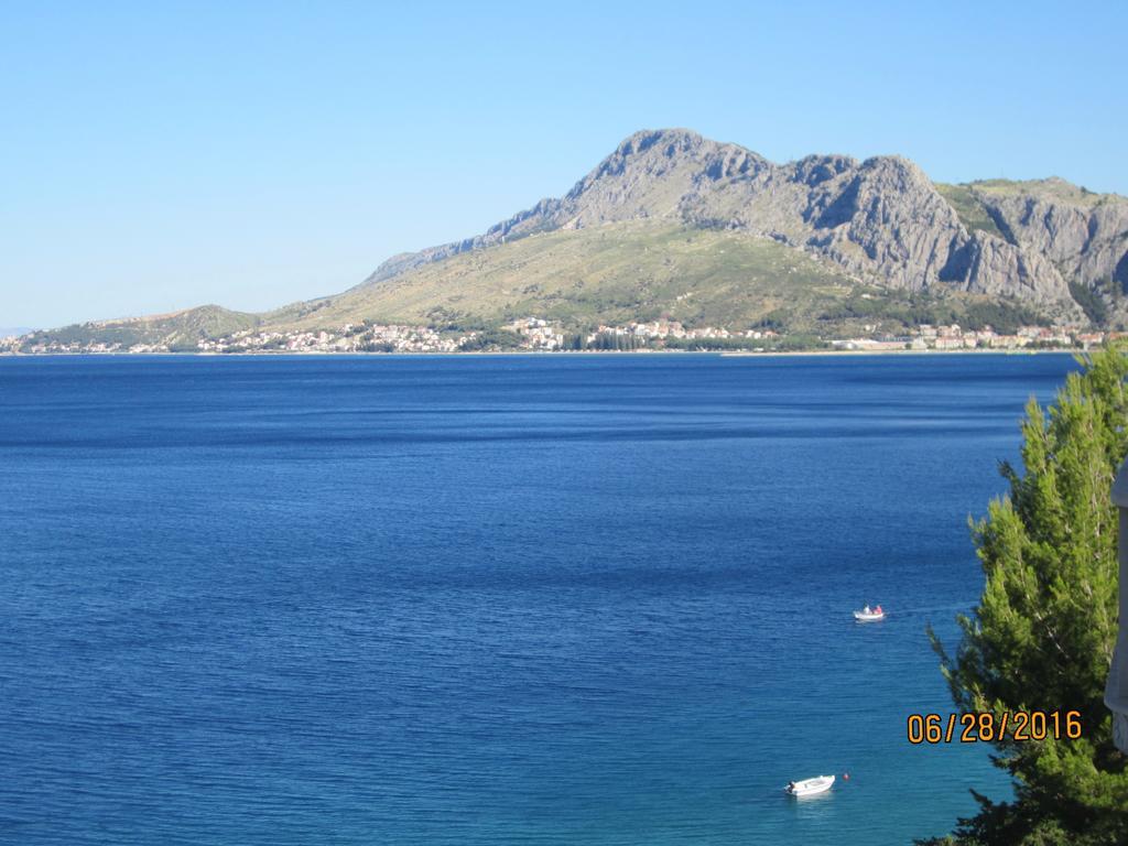 Apartments Lozina On The Beach Omiš Buitenkant foto