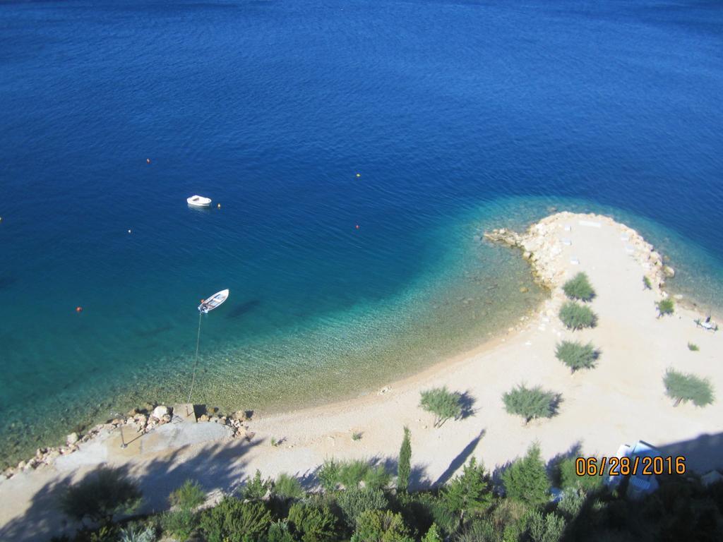 Apartments Lozina On The Beach Omiš Buitenkant foto