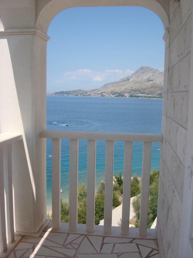 Apartments Lozina On The Beach Omiš Buitenkant foto